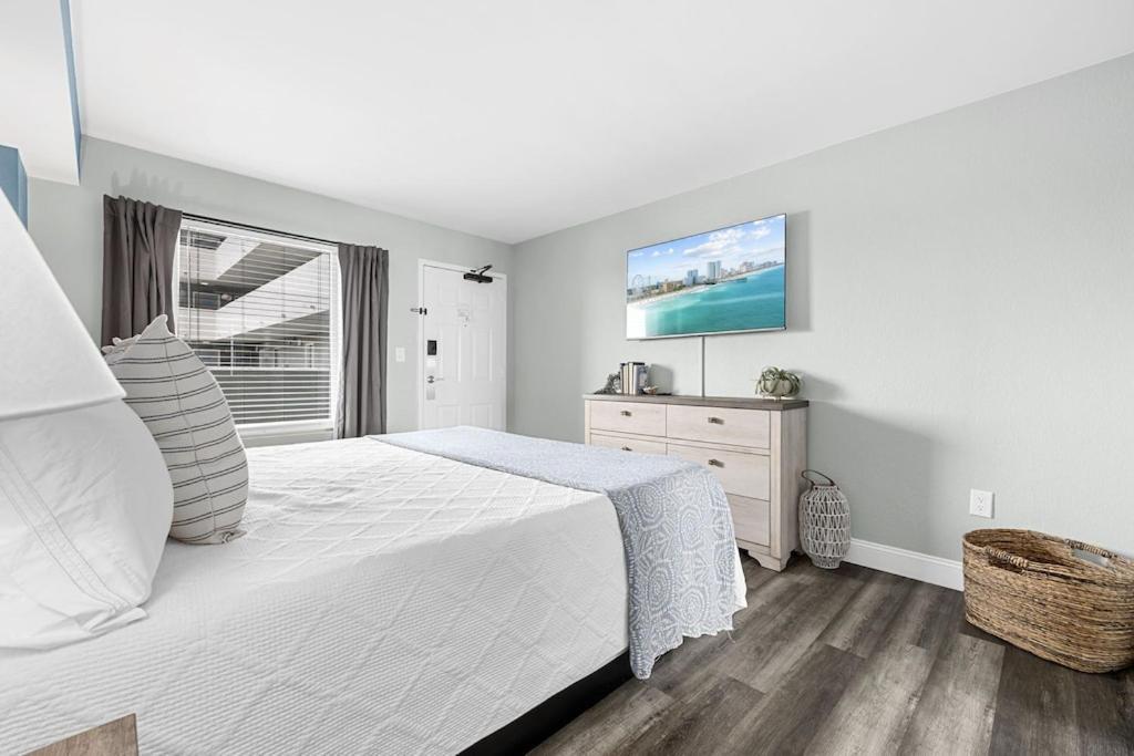 Direct Oceanfront- King Bedroom- Amazing Views/Pools/Hot Tubs/Beach Access/Golf Миртъл Бийч Екстериор снимка