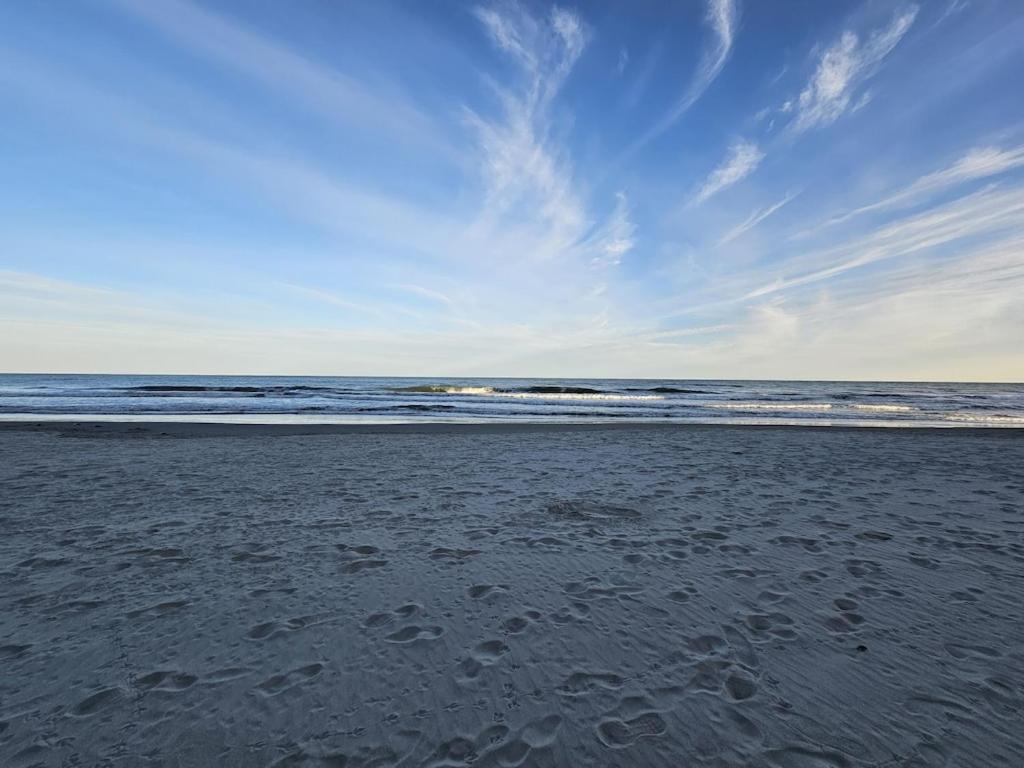 Direct Oceanfront- King Bedroom- Amazing Views/Pools/Hot Tubs/Beach Access/Golf Миртъл Бийч Екстериор снимка
