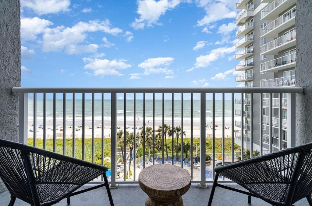 Direct Oceanfront- King Bedroom- Amazing Views/Pools/Hot Tubs/Beach Access/Golf Миртъл Бийч Екстериор снимка