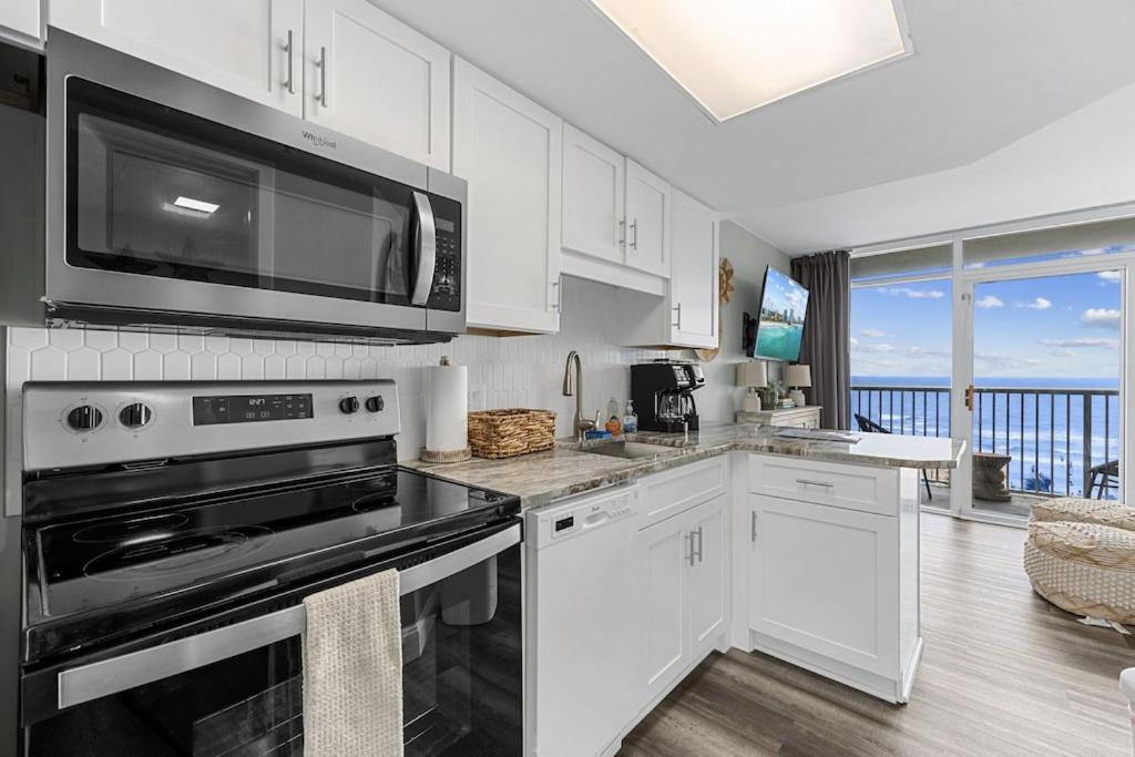 Direct Oceanfront- King Bedroom- Amazing Views/Pools/Hot Tubs/Beach Access/Golf Миртъл Бийч Екстериор снимка