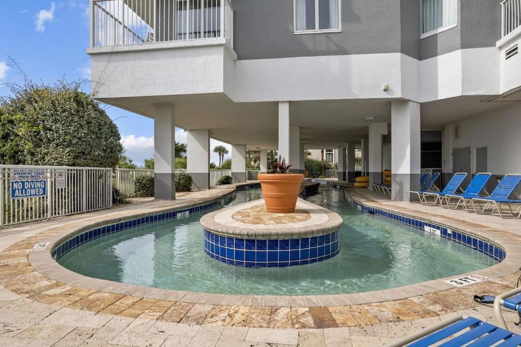 Direct Oceanfront- King Bedroom- Amazing Views/Pools/Hot Tubs/Beach Access/Golf Миртъл Бийч Екстериор снимка