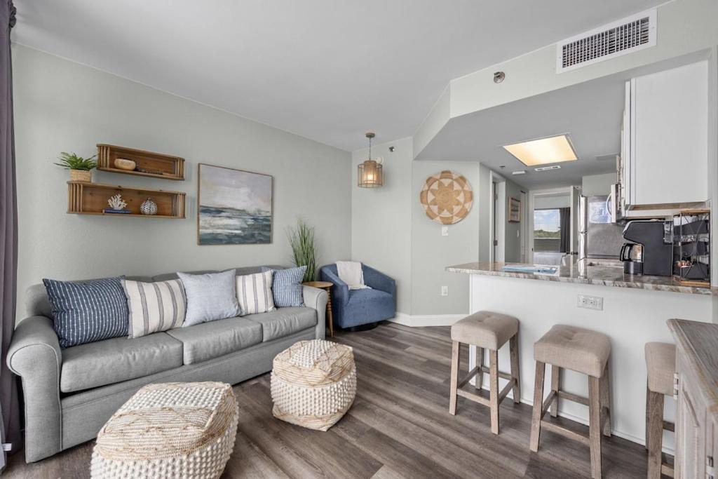 Direct Oceanfront- King Bedroom- Amazing Views/Pools/Hot Tubs/Beach Access/Golf Миртъл Бийч Екстериор снимка